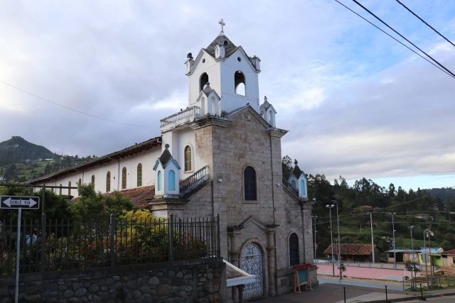 Iglesia y centro parroquial