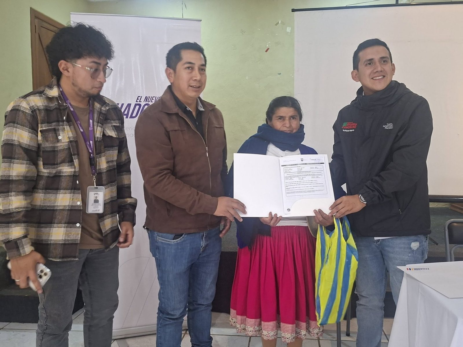 Entrega de títulos de propiedad