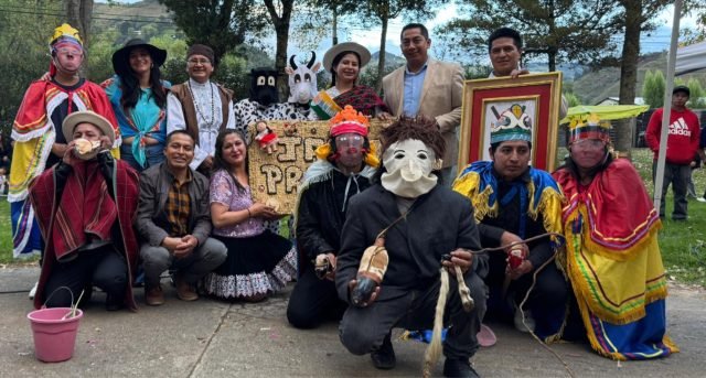 Fotografía: Cholita Jadanense en la elección de la Cholita Gualaceña
