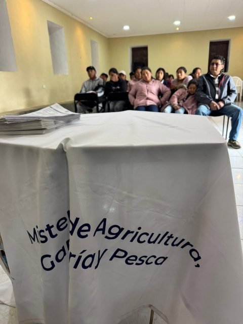 Fotografía: Entrega de títulos de propiedad