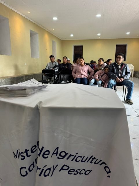 Fotografía: Entrega de títulos de propiedad