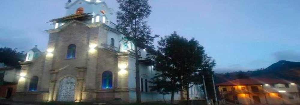 La iglesia y el centro parroquial
